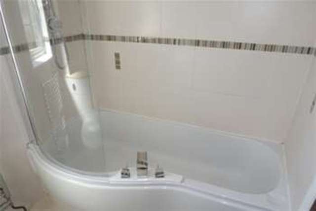  Image of 2 bedroom Detached house to rent in Kerry Close Fleet GU51 at Fleet, GU51 2UF