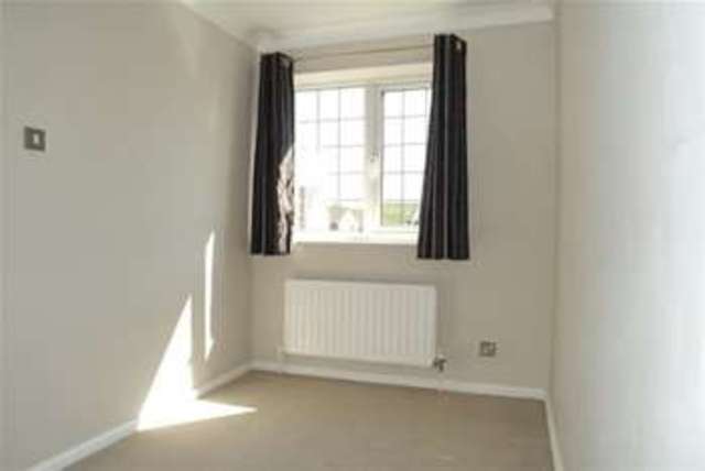  Image of 2 bedroom Detached house to rent in Kerry Close Fleet GU51 at Fleet, GU51 2UF