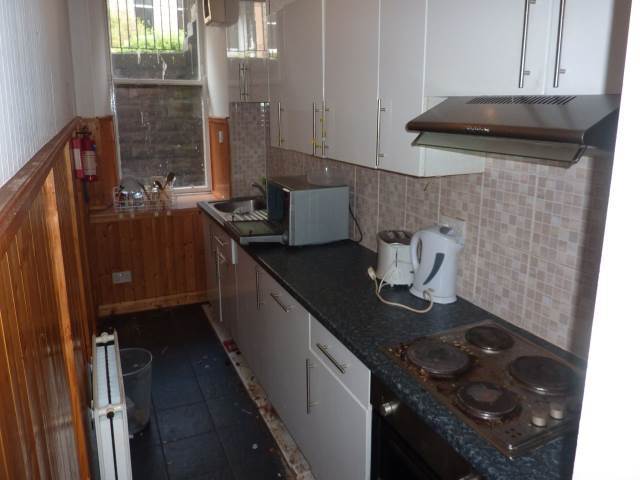  Image of 4 bedroom Flat to rent in Kersland Street Glasgow G12 at Hillhead Glasgow Glasgow, G12 8BX