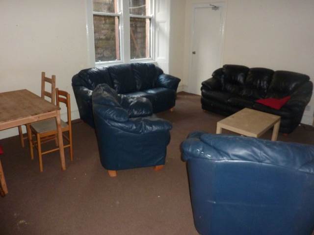  Image of 4 bedroom Flat to rent in Kersland Street Glasgow G12 at Hillhead Glasgow Glasgow, G12 8BX