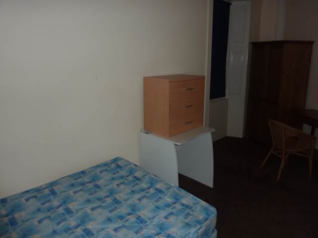  Image of 4 bedroom Flat to rent in Kersland Street Glasgow G12 at Hillhead Glasgow Glasgow, G12 8BX