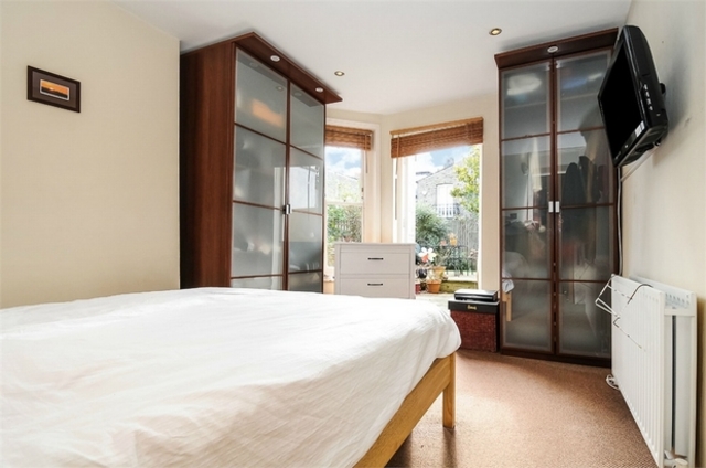  Image of 2 bedroom Flat to rent in Keslake Road London NW6 at Queens Park Queens Park, NW6 6DH