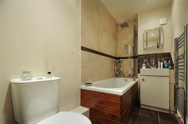  Image of 2 bedroom Flat to rent in Keslake Road London NW6 at Queens Park Queens Park, NW6 6DH