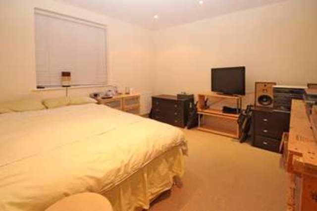  Image of 1 bedroom Flat for sale in Keswick Road Pokesdown Bournemouth BH5 at Keswick Road  Boscombe Manor, BH5 1LP