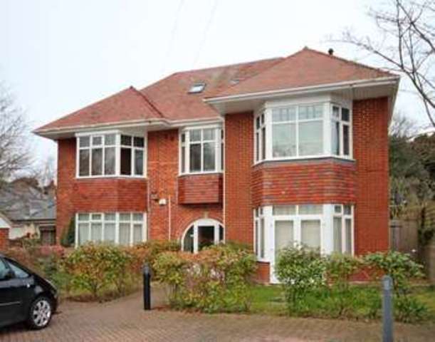  Image of 1 bedroom Flat for sale in Keswick Road Pokesdown Bournemouth BH5 at Keswick Road  Boscombe Manor, BH5 1LP