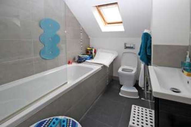  Image of 2 bedroom Flat for sale in Keswick Road Pokesdown Bournemouth BH5 at Keswick Road Boscombe Manor BOURNEMOUTH, BH5 1LP