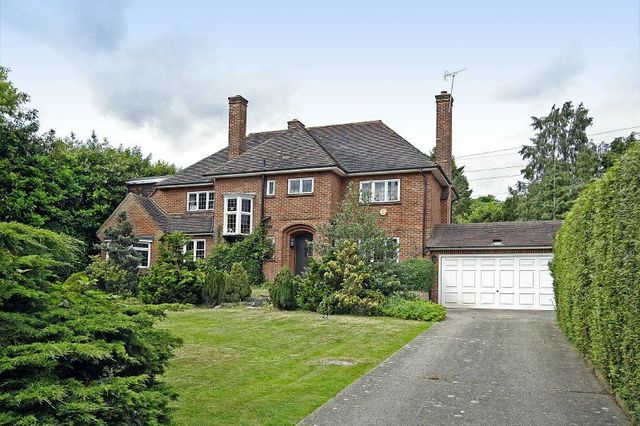  Image of 4 bedroom Detached house for sale in Kewferry Drive Northwood HA6 at Northwood, HA6 2NT