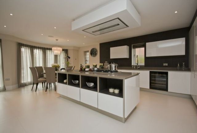  Image of 6 bedroom Detached house for sale in Kewferry Drive Northwood HA6 at Northwood, HA6 2NU
