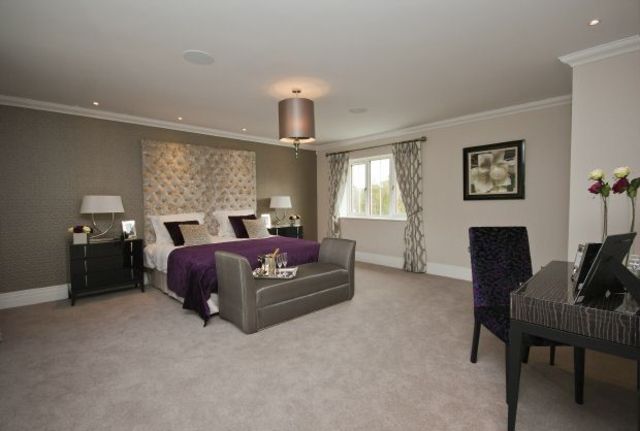  Image of 6 bedroom Detached house for sale in Kewferry Drive Northwood HA6 at Northwood, HA6 2NU