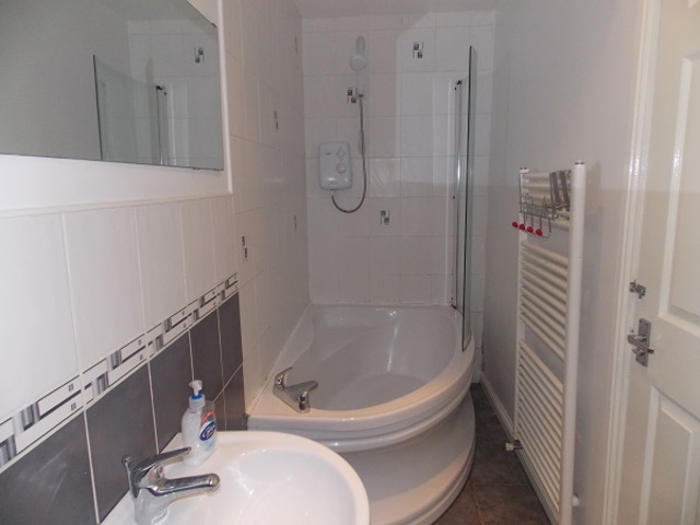  Image of 2 bedroom Flat to rent in Kilmarnock Road Shawlands Glasgow G41 at Shawlands Glasgow Glasgow, G41 3JE