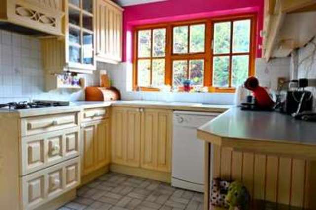  Image of 4 bedroom Detached house for sale in Kiln Ride Finchampstead Wokingham RG40 at Finchampstead Wokingham Finchampstead, RG40 3JN