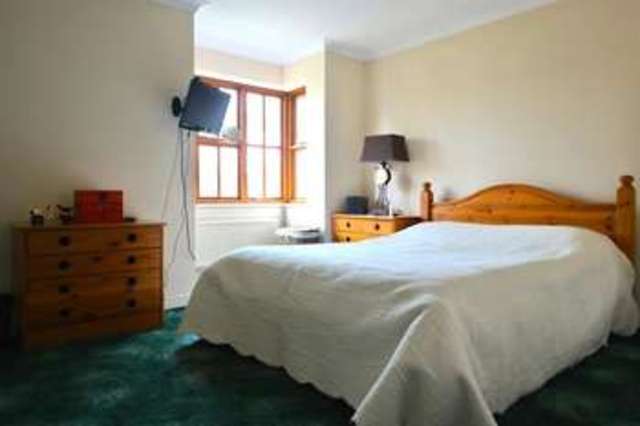  Image of 4 bedroom Detached house for sale in Kiln Ride Finchampstead Wokingham RG40 at Finchampstead Wokingham Finchampstead, RG40 3JN