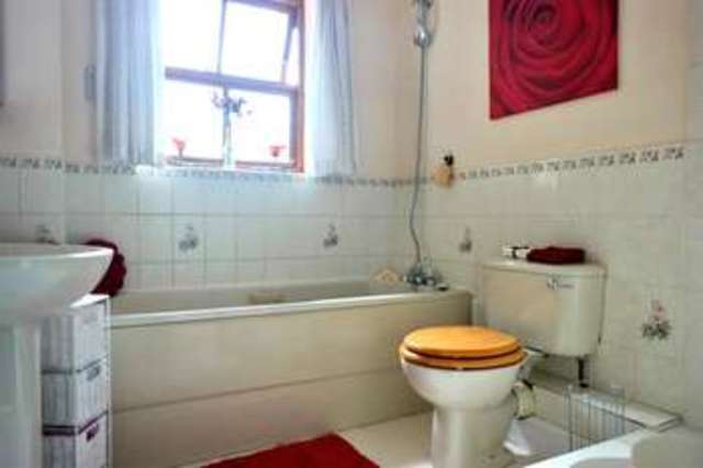  Image of 4 bedroom Detached house for sale in Kiln Ride Finchampstead Wokingham RG40 at Finchampstead Wokingham Finchampstead, RG40 3JN