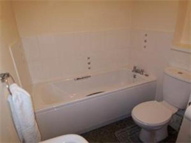  Image of 2 bedroom Flat to rent in Kilnside Road Paisley PA1 at Paisley Renfrewshire Renfrewshire, PA1 1SJ