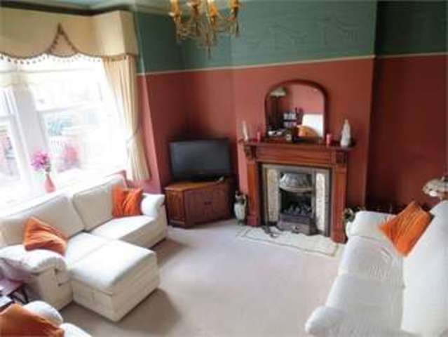  Image of 5 bedroom Semi-Detached house for sale in Kilworth Avenue Southend-on-Sea SS1 at Kilworth Avenue Southend on sea Southend-on-Sea, SS1 2DS