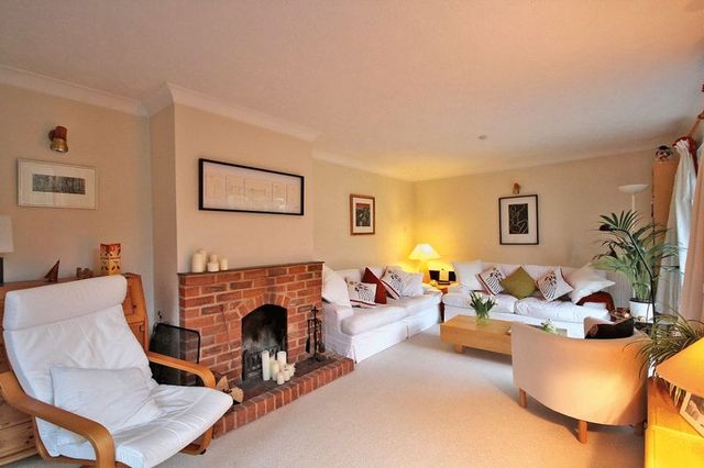  Image of 4 bedroom Detached house for sale in Old Fromans Farm Kings Somborne Stockbridge SO20 at Kings Somborne Stockbridge, SO20 6NJ