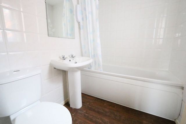  Image of 2 bedroom Semi-Detached house for sale in Kingsbury Way Kingswood Hull HU7 at Kingsbury Way Kingswood Hull, HU7 3JE