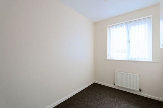  Image of 2 bedroom Semi-Detached house for sale in Kingsbury Way Kingswood Hull HU7 at Kingsbury Way Kingswood Hull, HU7 3JE