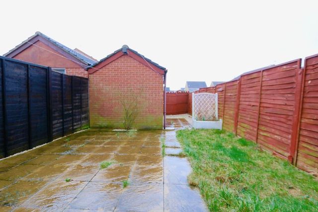  Image of 2 bedroom Semi-Detached house for sale in Kingsbury Way Kingswood Hull HU7 at Kingsbury Way Kingswood Hull, HU7 3JE