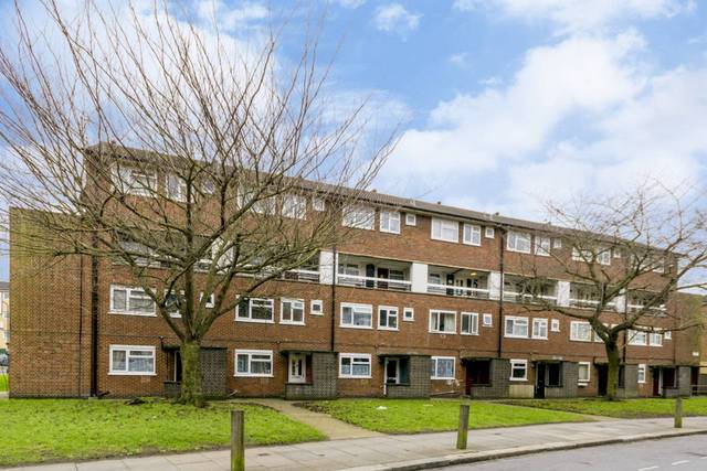  Image of 3 bedroom Maisonette for sale in Kingsman Street London SE18 at Kingsman Street  Woolwich, SE18 5PT