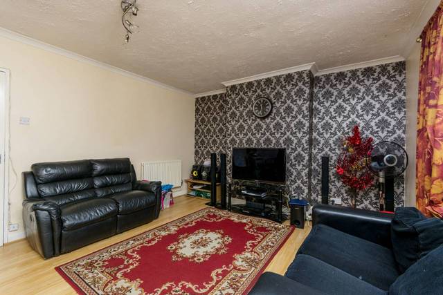  Image of 3 bedroom Maisonette for sale in Kingsman Street London SE18 at Kingsman Street  Woolwich, SE18 5PT