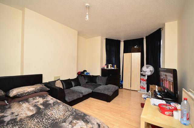  Image of 2 bedroom Flat for sale in Homerton Road London E9 at Kingsmead Estate  Homerton, E9 5QH