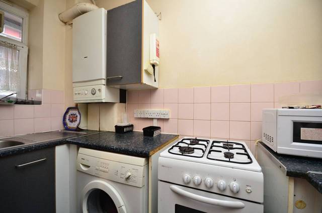  Image of 2 bedroom Flat for sale in Homerton Road London E9 at Kingsmead Estate  Homerton, E9 5QH