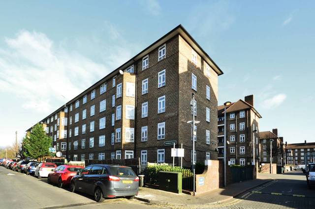  Image of 2 bedroom Flat for sale in Homerton Road London E9 at Kingsmead Estate  Homerton, E9 5QH