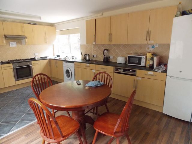 Image of 1 bedroom Property to rent in Kingston Lane Uxbridge UB8 at Kingston Lane  Uxbridge, UB8 3PN