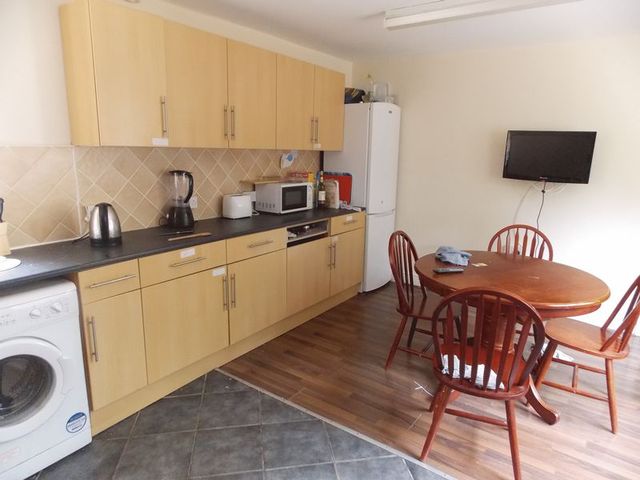  Image of 1 bedroom Property to rent in Kingston Lane Uxbridge UB8 at Kingston Lane  Uxbridge, UB8 3PN