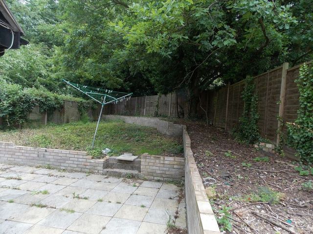  Image of 1 bedroom Property to rent in Kingston Lane Uxbridge UB8 at Kingston Lane  Uxbridge, UB8 3PN