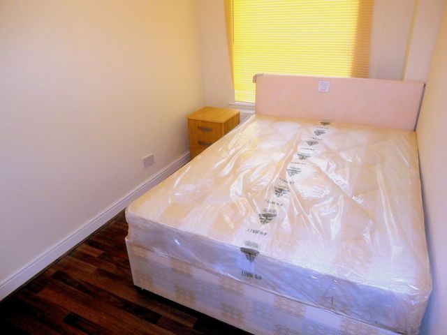  Image of 1 bedroom Property to rent in Kingston Lane Uxbridge UB8 at Kingston Lane  Uxbridge, UB8 3PN