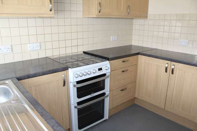  Image of 3 bedroom Flat to rent in Kingston Road Ewell Epsom KT19 at Kingston Road Ewell Epsom, KT19 0AB
