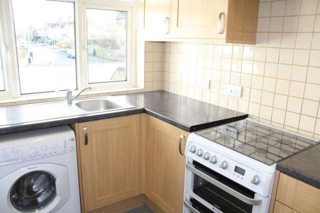  Image of 3 bedroom Flat to rent in Kingston Road Ewell Epsom KT19 at Kingston Road Ewell Epsom, KT19 0AB