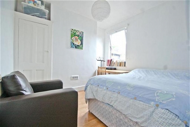  Image of 3 bedroom Terraced house for sale in Kingston Road London SW19 at Wimbledon, SW19 1LJ