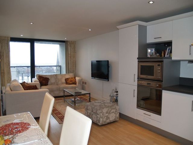  Image of 2 bedroom Flat to rent in Kingsway London N12 at Kingsway  London, N12 0EN