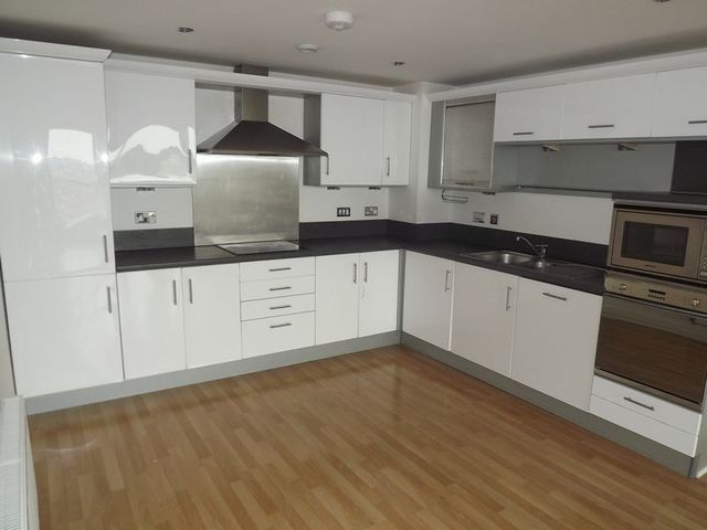  Image of 2 bedroom Flat to rent in Kingsway London N12 at Kingsway  London, N12 0EN