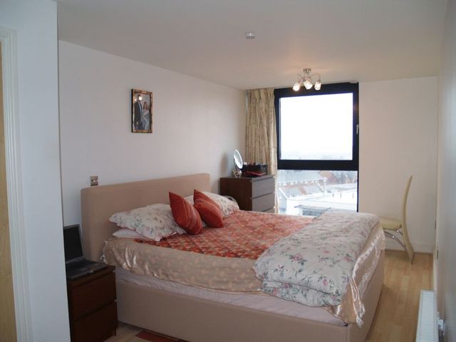  Image of 2 bedroom Flat to rent in Kingsway London N12 at Kingsway  London, N12 0EN