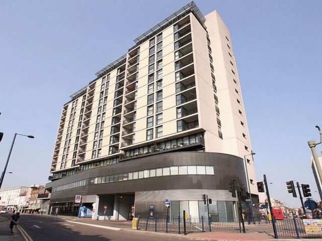  Image of 2 bedroom Flat to rent in Kingsway London N12 at Kingsway  London, N12 0EN