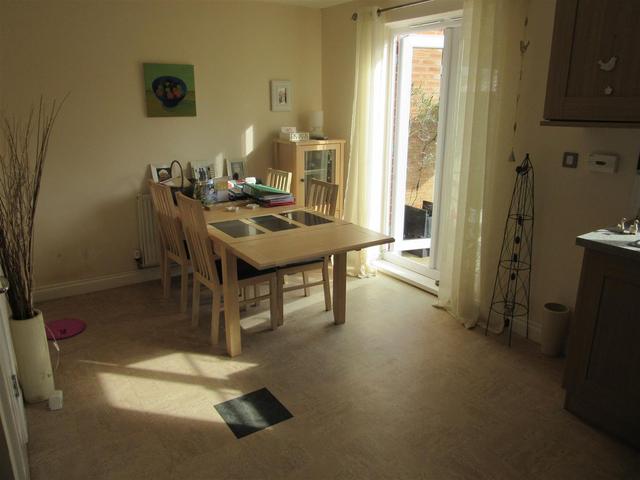  Image of 4 bedroom Property for sale in Kingswell Avenue Arnold Nottingham NG5 at Kingswell Avenue Nottingham Nottingham, NG5 6SY