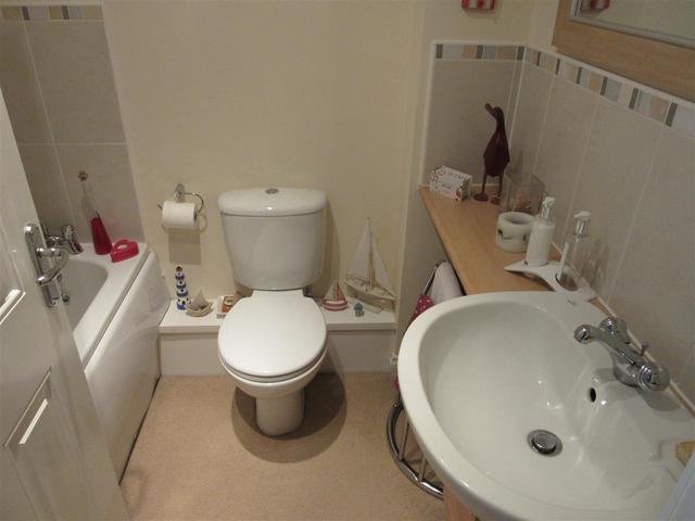  Image of 4 bedroom Property for sale in Kingswell Avenue Arnold Nottingham NG5 at Kingswell Avenue Nottingham Nottingham, NG5 6SY