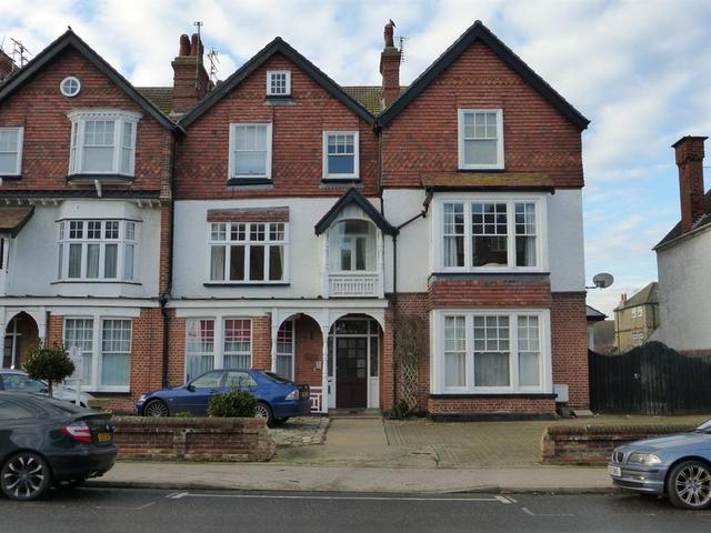  Image of 2 bedroom Flat for sale in Kirkley Cliff Road Lowestoft NR33 at Kirkley Cliff Road  Lowestoft, NR33 0DB