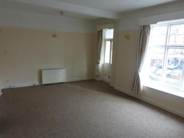  Image of 2 bedroom Flat for sale in Kirkley Cliff Road Lowestoft NR33 at Kirkley Cliff Road  Lowestoft, NR33 0DB