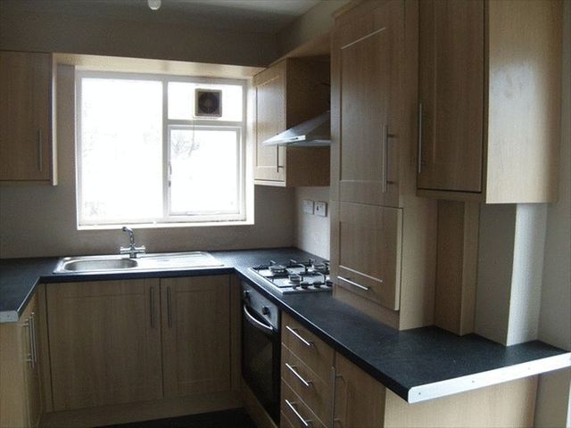  Image of 3 bedroom Semi-Detached house to rent in Kirkstone Avenue Huddersfield HD5 at Kirkstone Avenue  Huddersfield, HD5 9EL