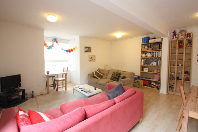  Image of 3 bedroom Flat for sale in Meyrick Road London SW11 at Meyrick Road  London, SW11 2NJ