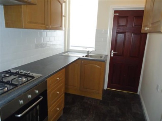  Image of 3 bedroom Terraced house to rent in Knoclaid Road Old Swan Liverpool L13 at clubmoor  Liverpool, L13 8DB