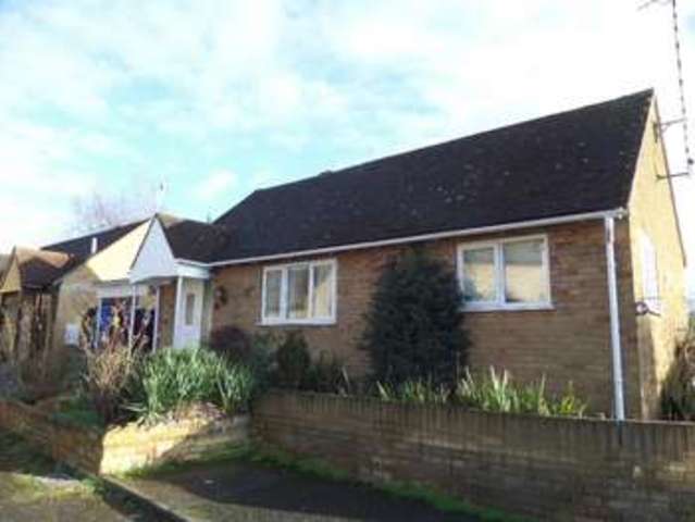  Image of 3 bedroom Bungalow to rent in Knoll Close Sherington Newport Pagnell MK16 at Newport Pagnell, MK16 9PQ