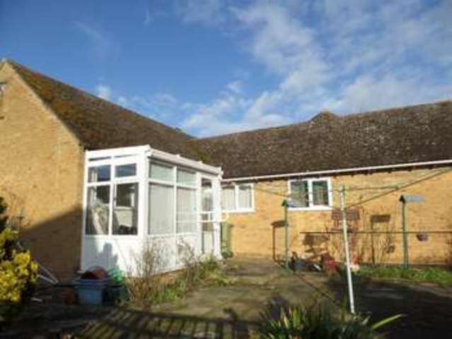  Image of 3 bedroom Bungalow to rent in Knoll Close Sherington Newport Pagnell MK16 at Newport Pagnell, MK16 9PQ