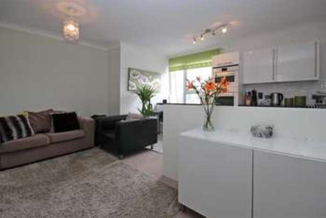  Image of 2 bedroom Flat for sale in Knyveton Road Boscombe Bournemouth BH1 at Knyveton Road Boscombe Bournemouth, BH1 3QN
