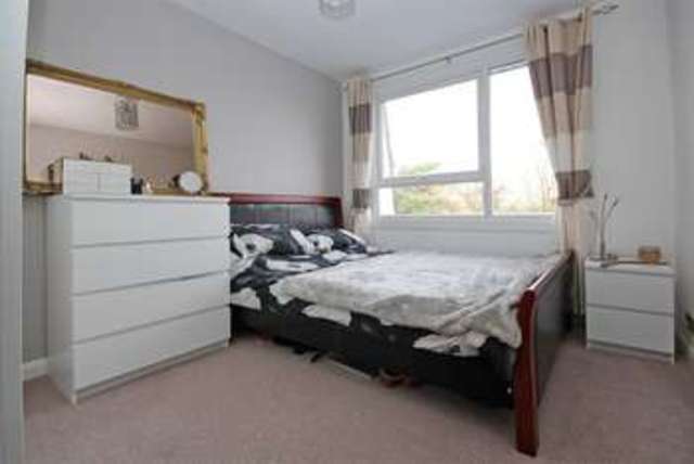  Image of 2 bedroom Flat for sale in Knyveton Road Boscombe Bournemouth BH1 at Knyveton Road Boscombe Bournemouth, BH1 3QN